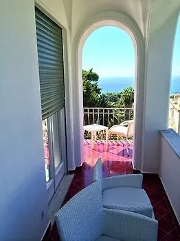 Silia Capri